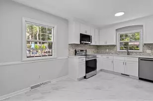 3008 W Cornwallis Dr, Greensboro, NC 27408 - Photo 19