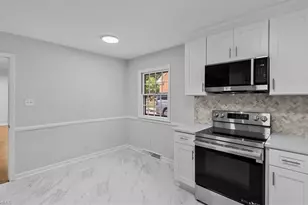 3008 W Cornwallis Dr, Greensboro, NC 27408 - Photo 23