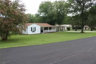 106 Mohawk Dr, King, NC 27021 - Photo 1