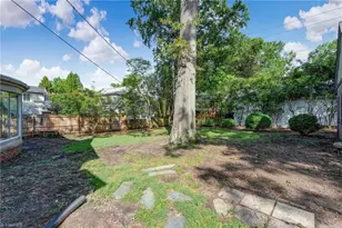 812 Dover Rd, Greensboro, NC 27408 - Photo 33