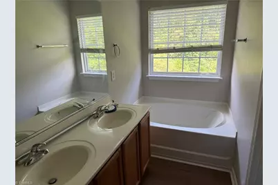 157 Dunbarton Court, Winston-Salem, NC 27107 - Photo 15