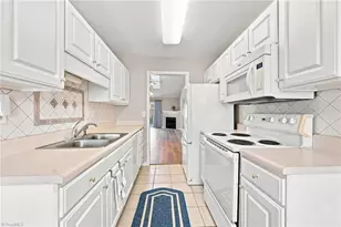 716 Wynbrook Square Ln, Winston-Salem, NC 27103 - Photo 25