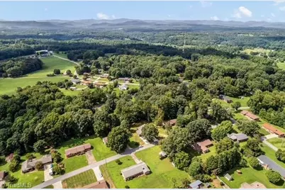 168 Robinhood Road, North Wilkesboro, NC 28659 - Photo 7