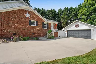 5802 Muirfield Drive, Greensboro, NC 27410 - Photo 5