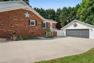 5802 Muirfield Dr, Greensboro, NC 27410 - Photo 5
