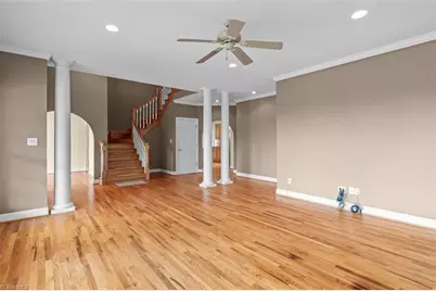 1148 Town N Country Drive, Wilkesboro, NC 28697 - Photo 9