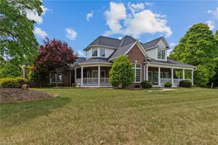 1148 Town N Country Dr, Wilkesboro, NC 28697 - Photo 1