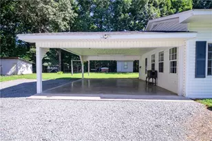 942 Clyde Underwood Rd, Siler City, NC 27344 - Photo 5