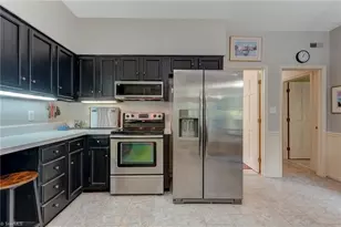 41 Fountain Manor Dr, Greensboro, NC 27405 - Photo 9