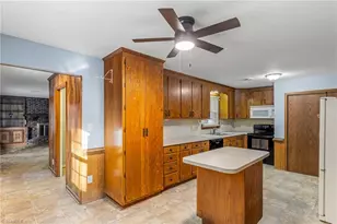 3931 Manila Rd, Greensboro, NC 27406 - Photo 11