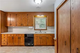 3931 Manila Rd, Greensboro, NC 27406 - Photo 7