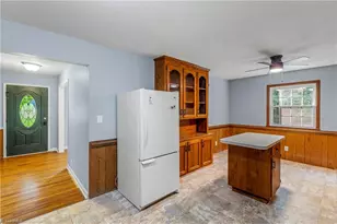 3931 Manila Rd, Greensboro, NC 27406 - Photo 9