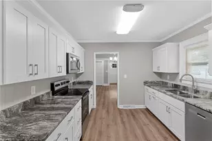730 Holly St, Asheboro, NC 27203 - Photo 11