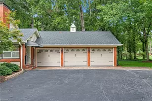 3036 N Fairway Dr, Burlington, NC 27215 - Photo 3