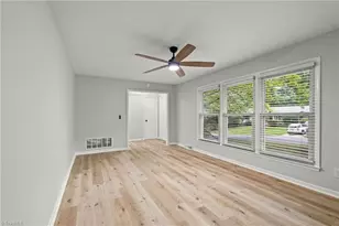 2205 Hathaway Dr, Greensboro, NC 27408 - Photo 7