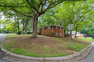 2205 Hathaway Dr, Greensboro, NC 27408 - Photo 3