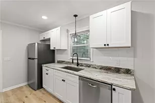 2205 Hathaway Dr, Greensboro, NC 27408 - Photo 11