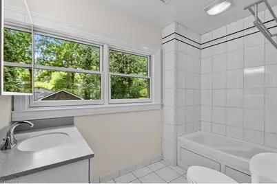 300 Warren Street, Greensboro, NC 27403 - Photo 23