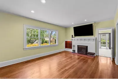 300 Warren Street, Greensboro, NC 27403 - Photo 5