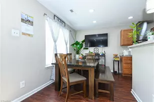 14 Forestglade Dr, Greensboro, NC 27406 - Photo 11
