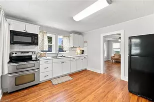 144 Decatur Ave, Elkin, NC 28621 - Photo 5