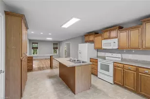 2911 Woodhaven Dr, Asheboro, NC 27205 - Photo 21