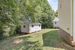 2911 Woodhaven Dr, Asheboro, NC 27205 - Photo 41