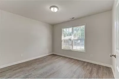 5811 Sycamore Glen Road, Greensboro, NC 27405 - Photo 19