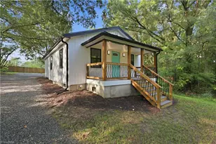 431 Dudley St, Burlington, NC 27217 - Photo 1