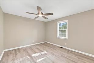 431 Dudley St, Burlington, NC 27217 - Photo 5