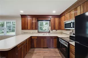 117 Buena Vista Ave, High Point, NC 27265 - Photo 13