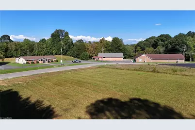 153 Veterans Drive, Pilot Mountain, NC 27041 - Photo 5