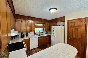 237 W Dodson Mill Rd, Pilot Mountain, NC 27041 - Photo 5