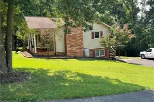 237 W Dodson Mill Rd, Pilot Mountain, NC 27041 - Photo 25