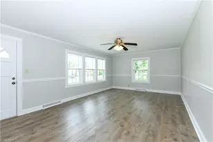 804 Graylyn Dr, High Point, NC 27263 - Photo 9