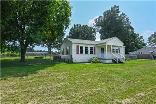 804 Graylyn Dr, High Point, NC 27263 - Photo 3