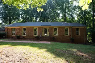 1218 Foxfire Dr, Greensboro, NC 27410 - Photo 1