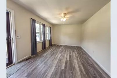 218 Delaware Avenue, Mount Airy, NC 27030 - Photo 9