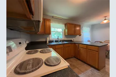 218 Delaware Avenue, Mount Airy, NC 27030 - Photo 7