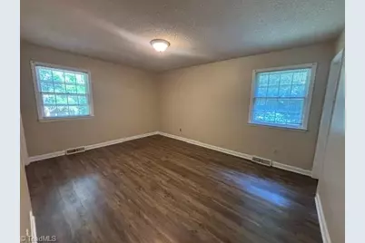 6717 W Friendly Avenue, Greensboro, NC 27410 - Photo 19