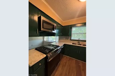 6717 W Friendly Avenue, Greensboro, NC 27410 - Photo 13
