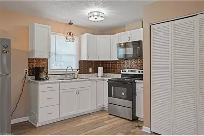 5006 Woodsboro Lane, Winston-Salem, NC 27105 - Photo 15