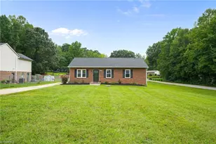 5006 Woodsboro Ln, Winston-Salem, NC 27105 - Photo 3