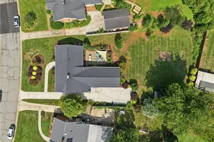 2807 Northampton Dr, Greensboro, NC 27408 - Photo 49