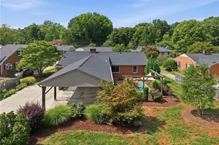 2807 Northampton Dr, Greensboro, NC 27408 - Photo 39