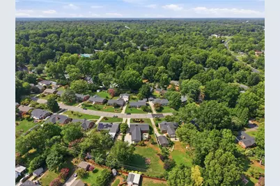 2807 Northampton Drive, Greensboro, NC 27408 - Photo 47
