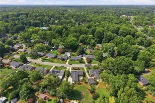 2807 Northampton Dr, Greensboro, NC 27408 - Photo 47