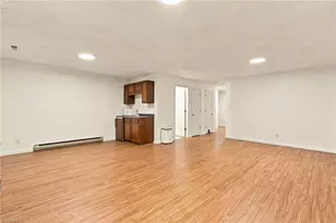 2424 Cottage Pl, Greensboro, NC 27455 - Photo 19