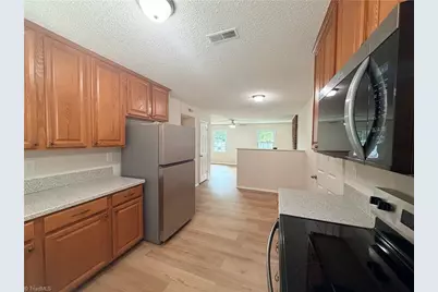 705 Lakecrest Avenue, High Point, NC 27265 - Photo 9