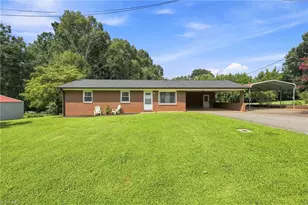 222 Easton Dr, North Wilkesboro, NC 28659 - Photo 1